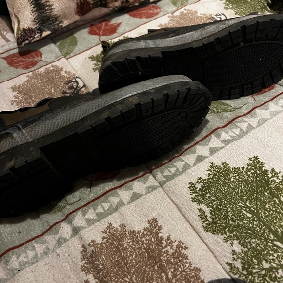 Men’s Bogs Waterproof Slip on shoes size 9 - Picture 3 of 4